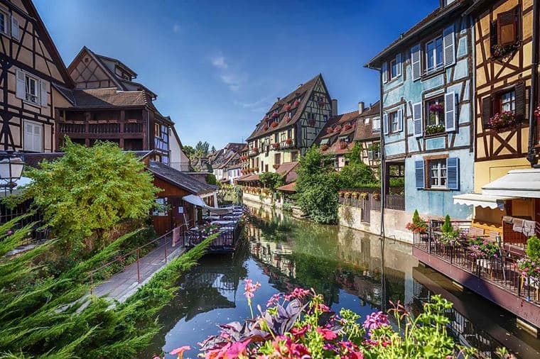 /Assets/Desktop/CruiseGallery/Thumb/enchantingrhine_france_strasbourg_ss_305716577_gallery.jpg