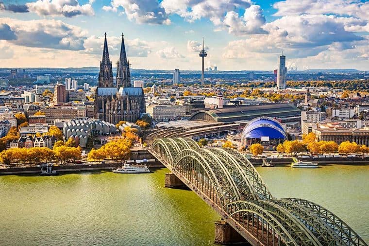 /Assets/Desktop/CruiseGallery/Thumb/enchantingrhine_germany_cologne_ss_294527597_gallery.jpg