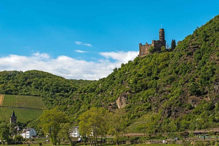 /Assets/Desktop/CruiseGallery/Thumb/enchantingrhine_germany_rhinegorge_ss_216515635_gallery.jpg