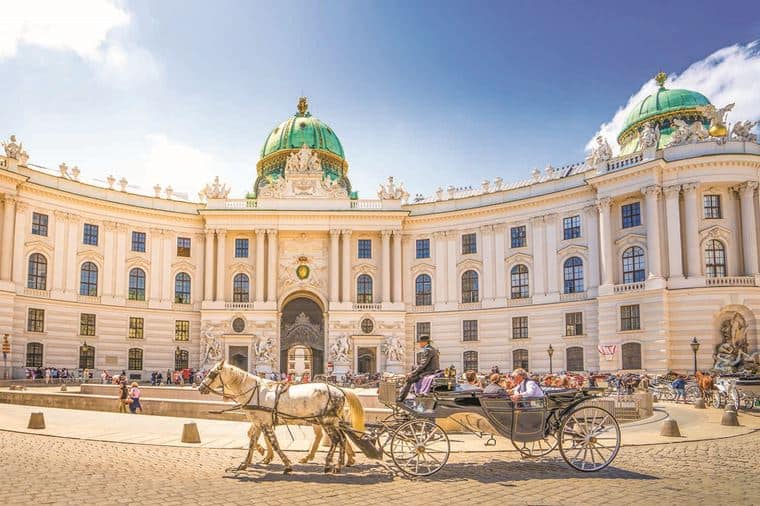 /Assets/Desktop/CruiseGallery/Thumb/gemsofsoutheasteurope_vienna_hofburgpalace_ss_391591339_gallery.jpg