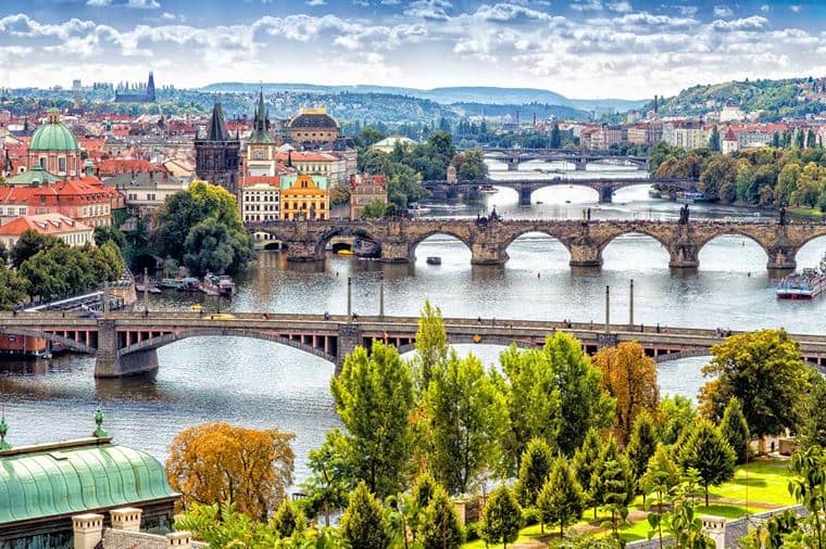 /Assets/Desktop/CruiseGallery/Thumb/melodiesofthedanube_CZECHREPUBLIC_Prague_ss_276041009_gallery.jpg