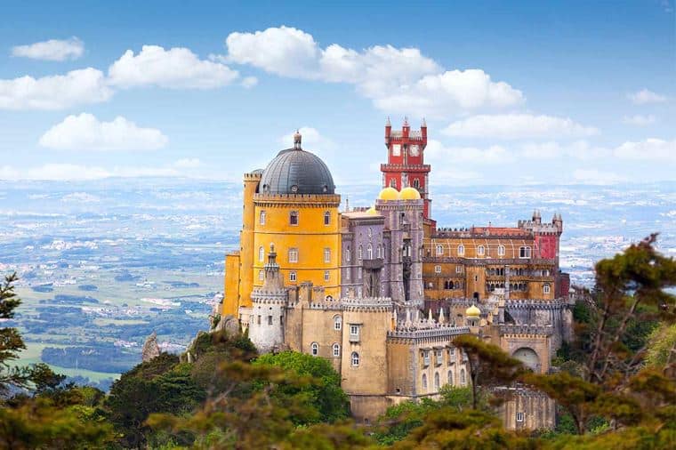 /Assets/Desktop/CruiseGallery/Thumb/portwineflamenco_Portugal_Sintra_PalacedaPena_ss_219148864_gallery.jpg