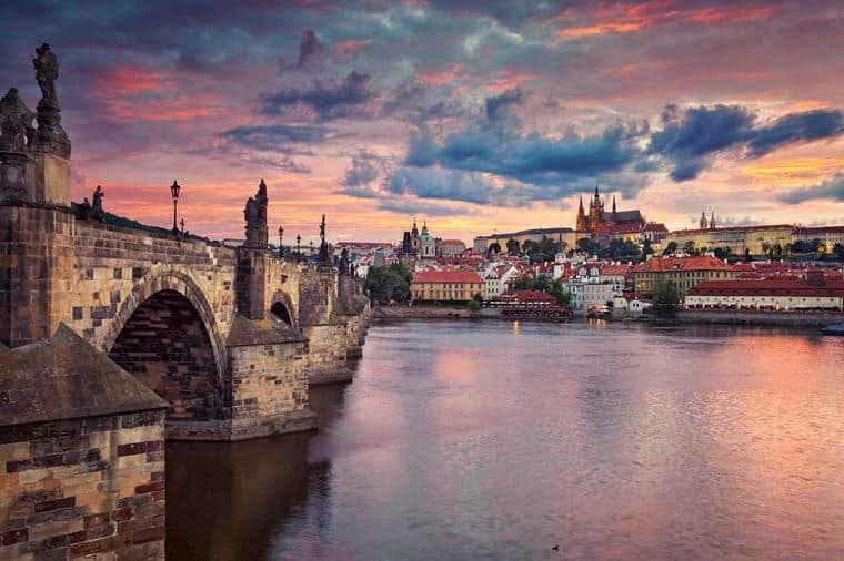 /Assets/Desktop/CruiseGallery/Thumb/theromanticdanube_CzechRepublic_Prague_iStock_74316815_gallery.jpg