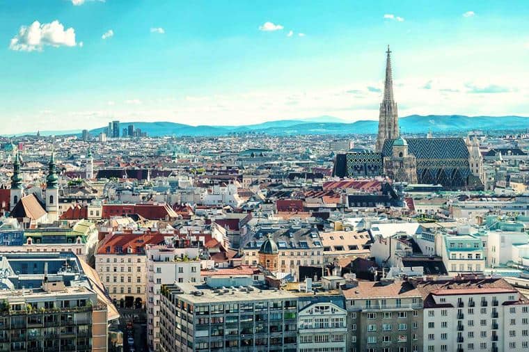 /Assets/Desktop/CruiseGallery/Thumb/theromanticdanube_ss_149534228_ViennaSkyline_gallery.jpg