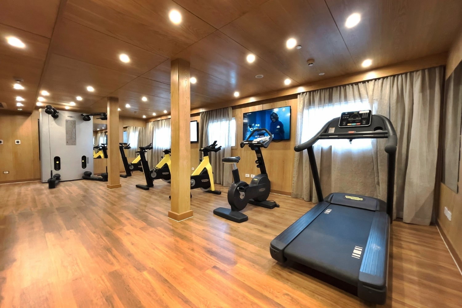 /Assets/Desktop/Ships/AmaDahlia_Fitness_Room.jpg